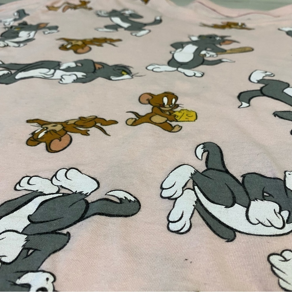 Tom and Jerry Graphic Tee, All Over Print, Pink, XL - Picture 3 of 8